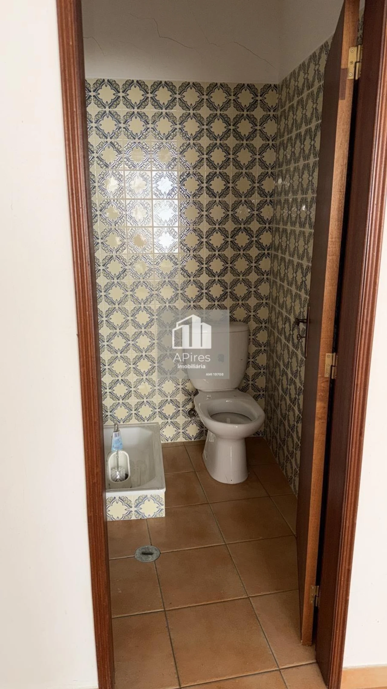 Garagem para Venda em Bensafrim e Barão de São João Foto 14