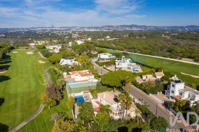 Moradia T4 para Venda em Almancil