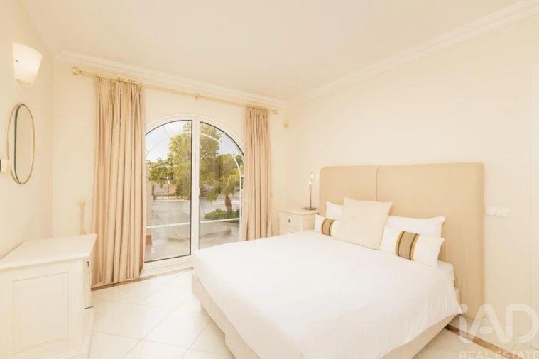 Moradia T4 para Venda em Almancil Foto 18