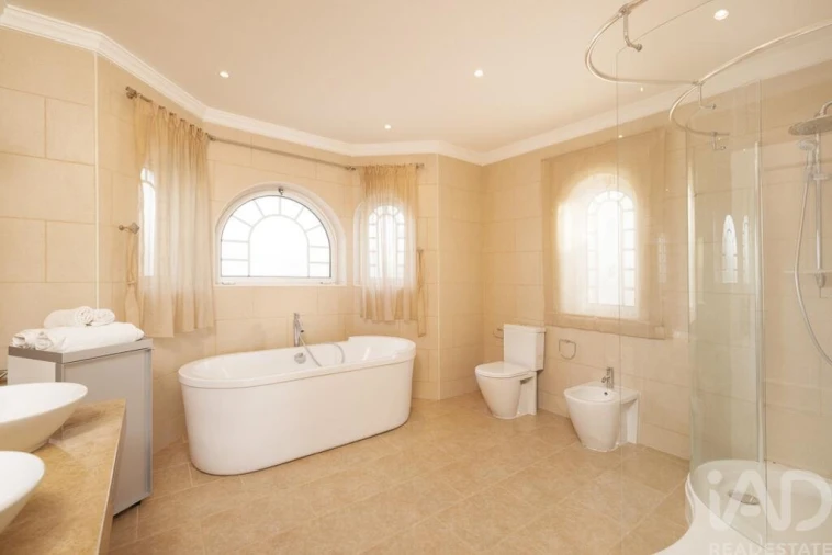 Moradia T4 para Venda em Almancil Foto 21