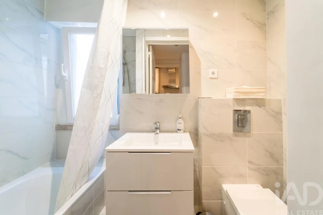 Apartamento T2 para Venda em Arroios Foto 9