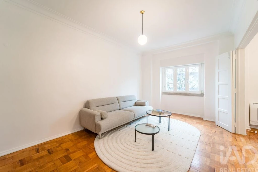 Apartamento T2 para Venda em Arroios Foto 2