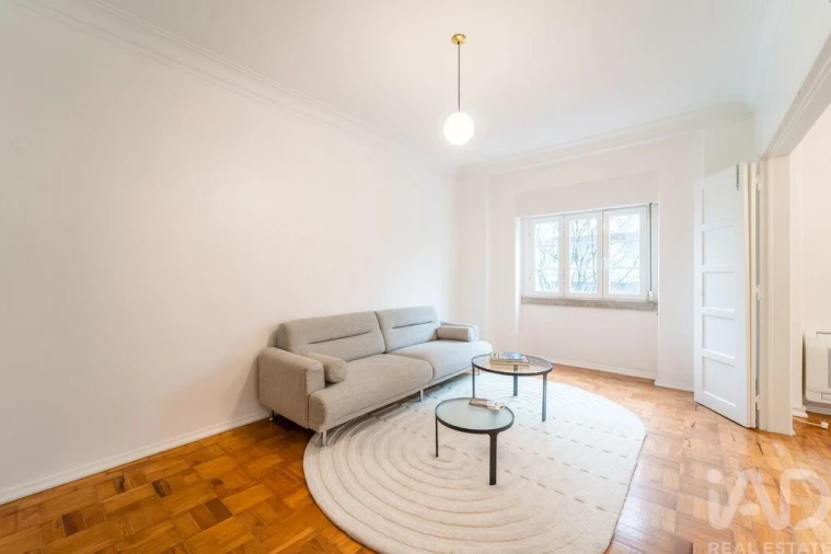 Apartamento T2 para Venda em Arroios Foto 2