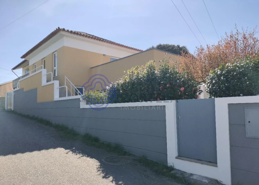 Moradia T3 para Venda em Avanca Foto 3