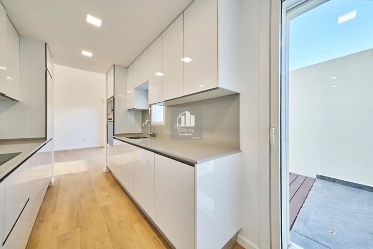 Moradia T3 para Venda em Costa da Caparica Foto 6