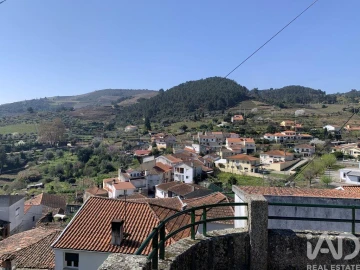 Moradia T4 para Venda em São Mamede de Ribatua