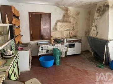 Moradia T4 para Venda em São Mamede de Ribatua