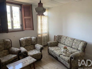 Moradia T4 para Venda em São Mamede de Ribatua