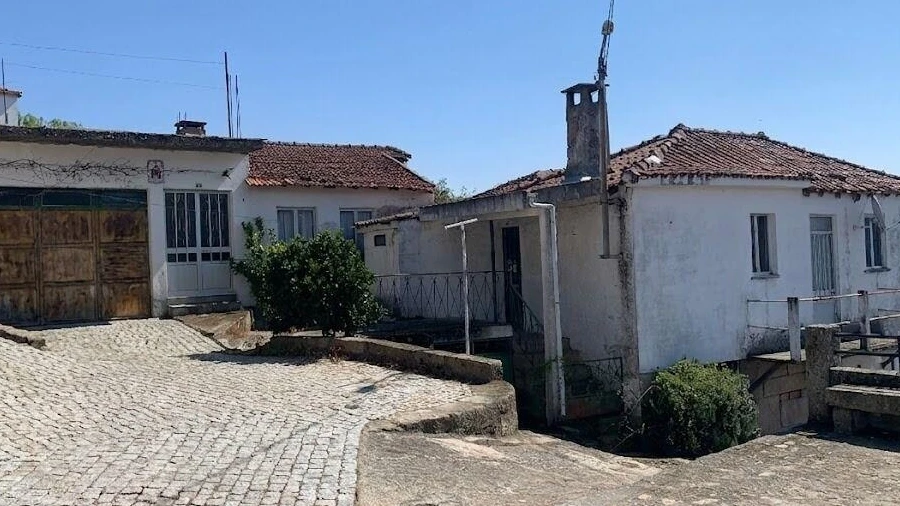 Moradia T4 para Venda em São Mamede de Ribatua
