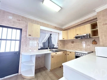 Moradia T4 para Venda em Loule (São Clemente)
