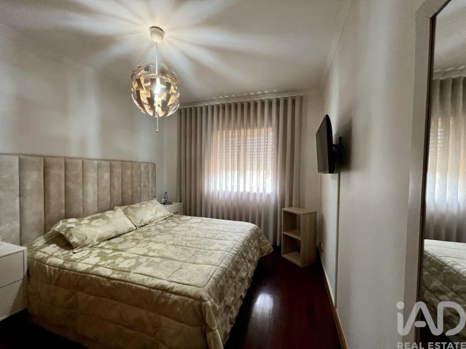 Apartamento T2 para Venda em Vilar e Mosteiró Foto 14