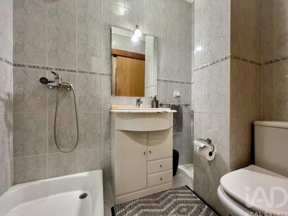 Apartamento T2 para Venda em Vilar e Mosteiró Foto 13