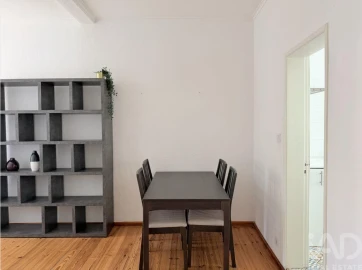 Apartamento T1 para Arrendamento em Alcantara