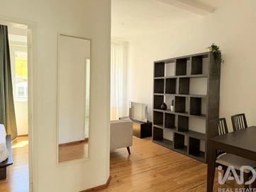 Apartamento T1 para Arrendamento em Alcantara