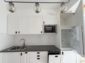 Apartamento T1 para Arrendamento em Alcantara