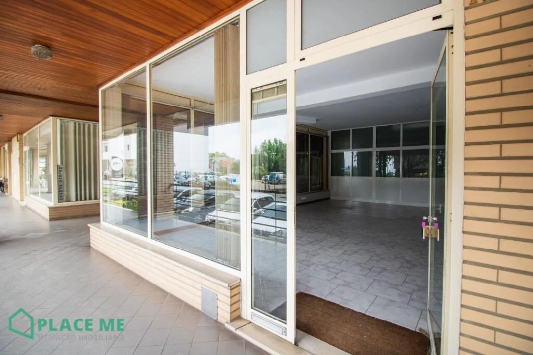 Loja para Arrendamento em Braga (Maximinos, Sé e Cividade) Foto 5