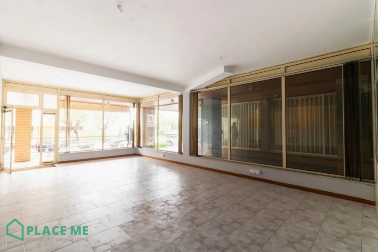 Loja para Arrendamento em Braga (Maximinos, Sé e Cividade) Foto 7