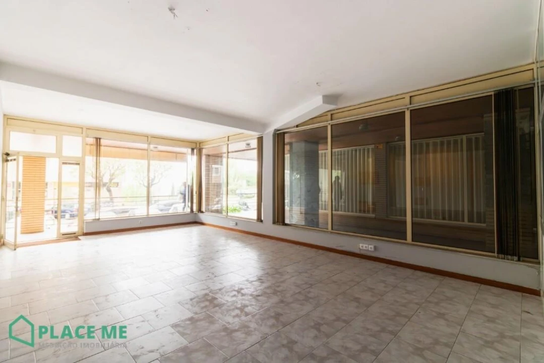 Loja para Arrendamento em Braga (Maximinos, Sé e Cividade) Foto 7