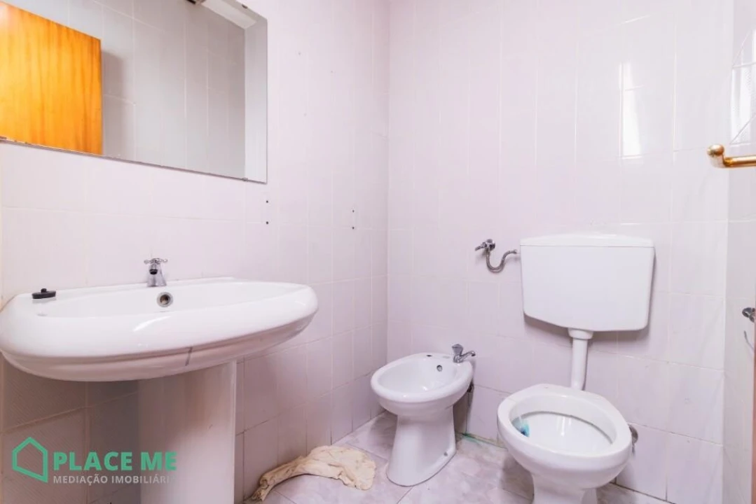 Loja para Arrendamento em Braga (Maximinos, Sé e Cividade) Foto 8