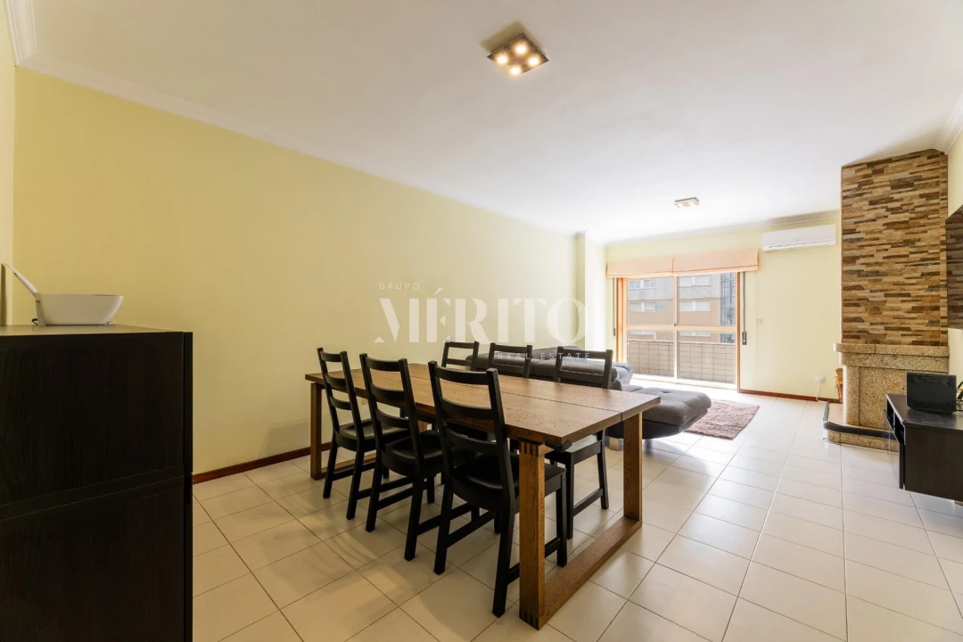 Apartamento T4 para Venda em Arcozelo Foto 2