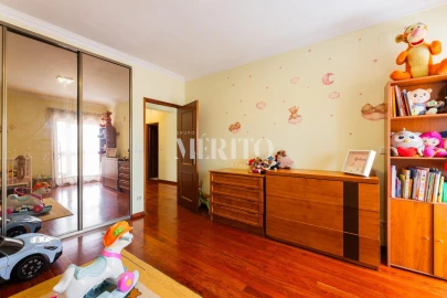 Apartamento T4 para Venda em Arcozelo