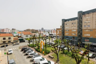 Apartamento T4 para Venda em Arcozelo
