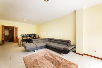 Apartamento T4 para Venda em Arcozelo