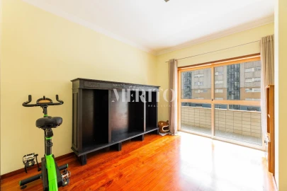 Apartamento T4 para Venda em Arcozelo