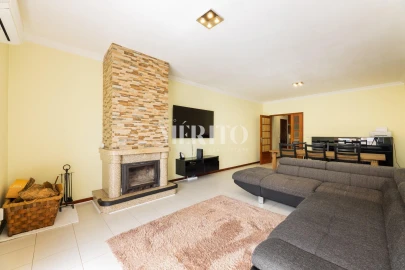 Apartamento T4 para Venda em Arcozelo