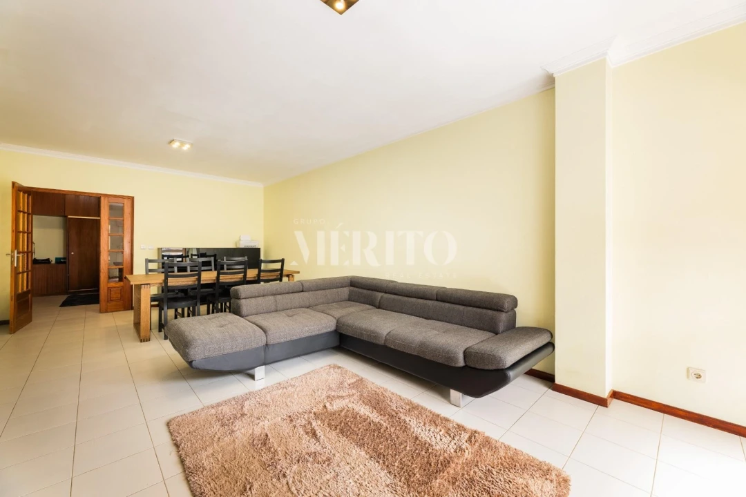Apartamento T4 para Venda em Arcozelo Foto 4