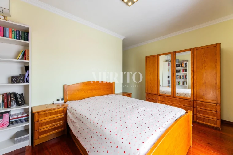 Apartamento T4 para Venda em Arcozelo Foto 11