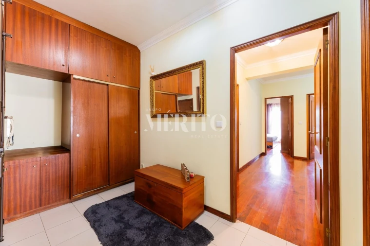 Apartamento T4 para Venda em Arcozelo Foto 5