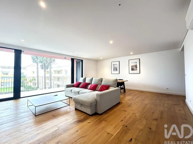 Apartamento T3 para Venda em Quarteira Foto 3