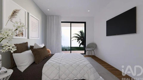 Moradia T5 para Venda em Castelo do Neiva