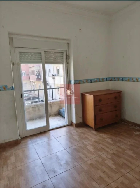 Apartamento T2 para Venda em Venteira