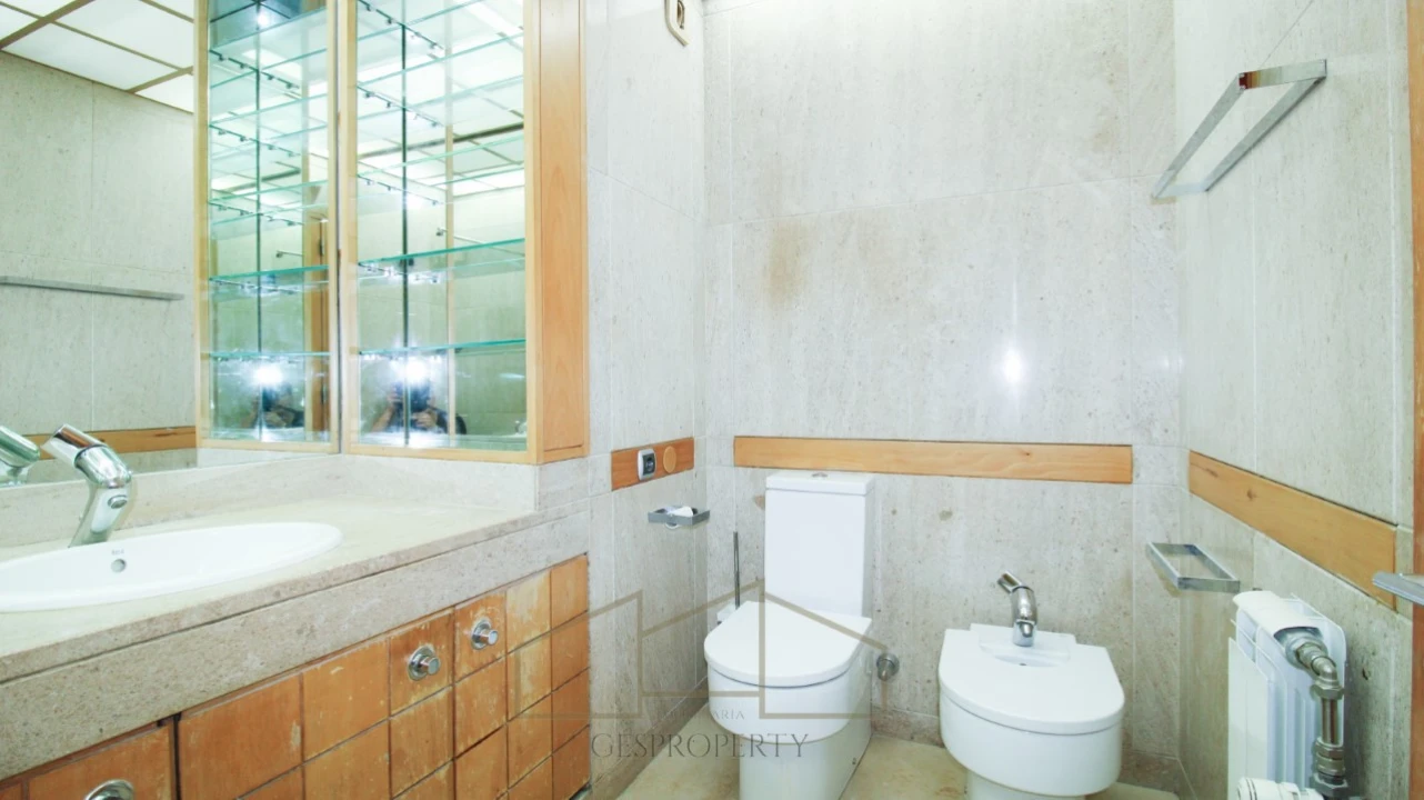 Apartamento T4 para Venda em Campo de Ourique Foto 31