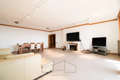 Apartamento T4 para Venda em Campo de Ourique