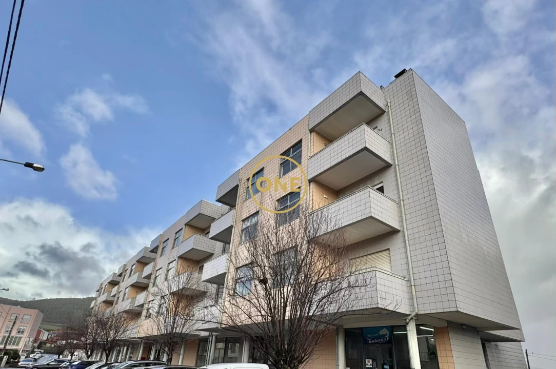 Apartamento T2 para Venda em Vermoim Foto 28