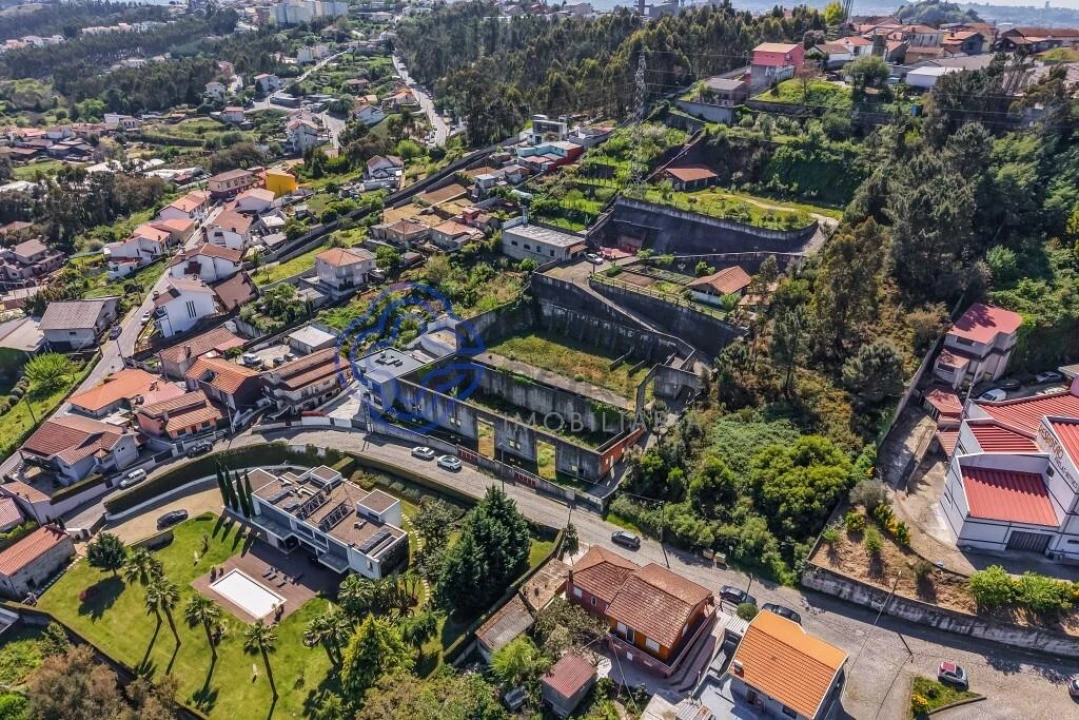 Terreno para Venda em Fânzeres e São Pedro da Cova Foto 6