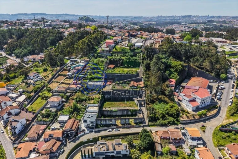 Terreno para Venda em Fânzeres e São Pedro da Cova Foto 10