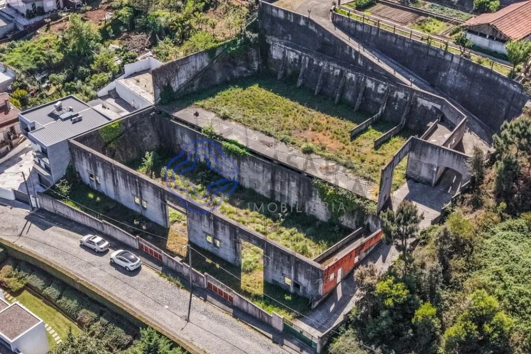 Terreno para Venda em Fânzeres e São Pedro da Cova Foto 18