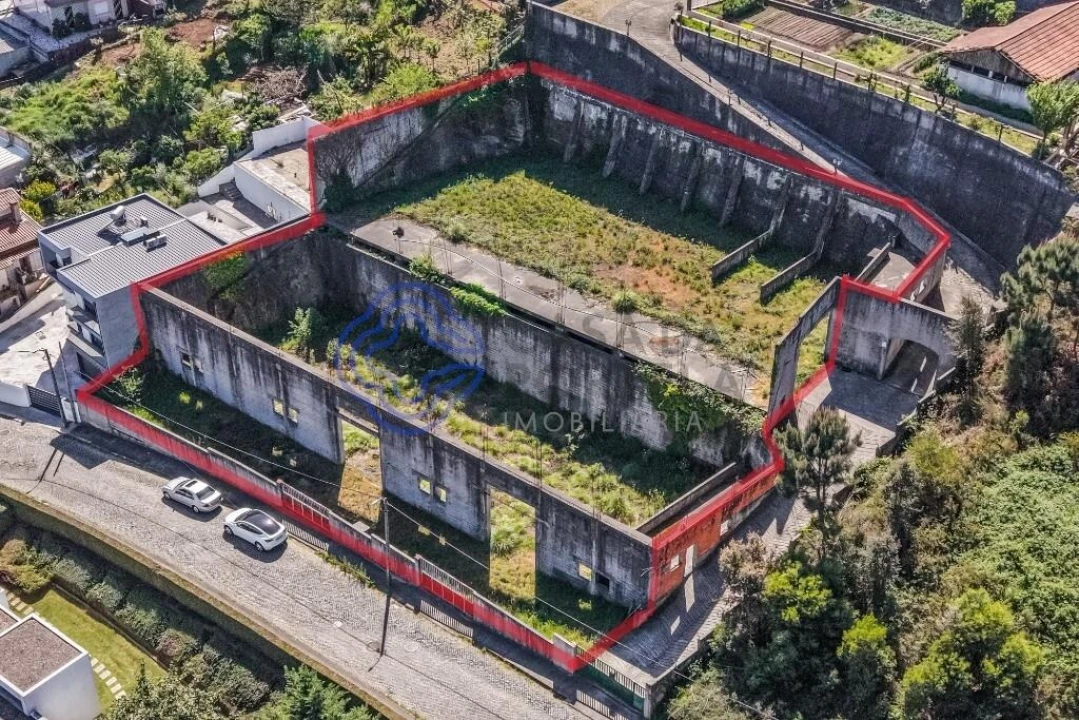 Terreno para Venda em Fânzeres e São Pedro da Cova Foto 2