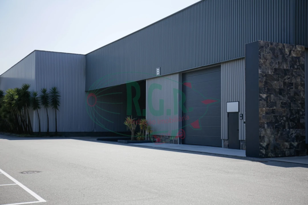 Armazém para Arrendamento em Fânzeres e São Pedro da Cova Foto 12