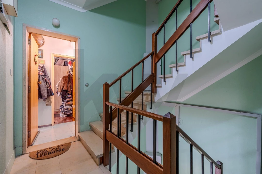 Apartamento T2 para Venda em Agualva e Mira-Sintra Foto 2