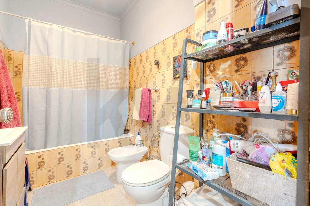 Apartamento T2 para Venda em Agualva e Mira-Sintra Foto 9