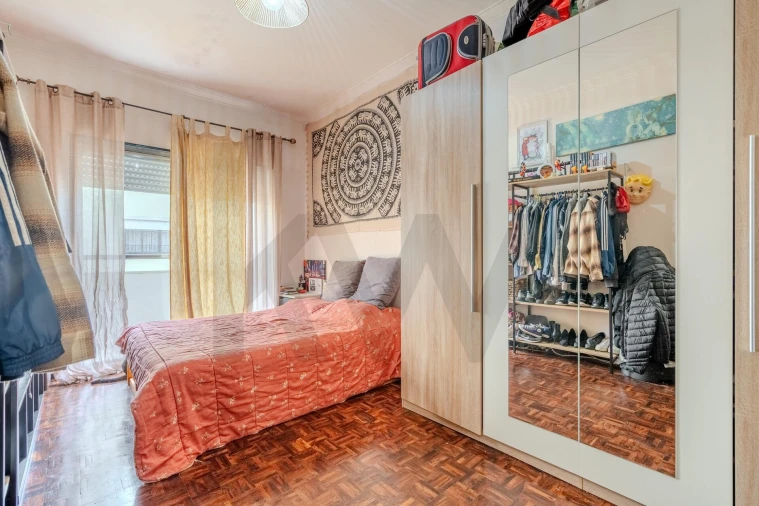 Apartamento T2 para Venda em Agualva e Mira-Sintra Foto 6