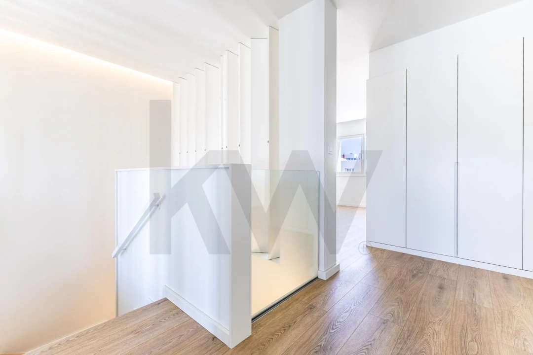 Apartamento T4 para Venda em Colares Foto 11