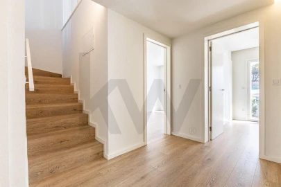 Apartamento T4 para Venda em Colares