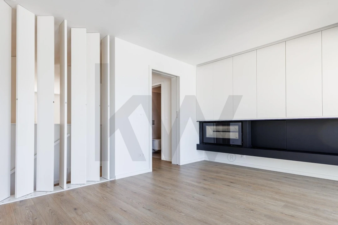 Apartamento T4 para Venda em Colares Foto 9