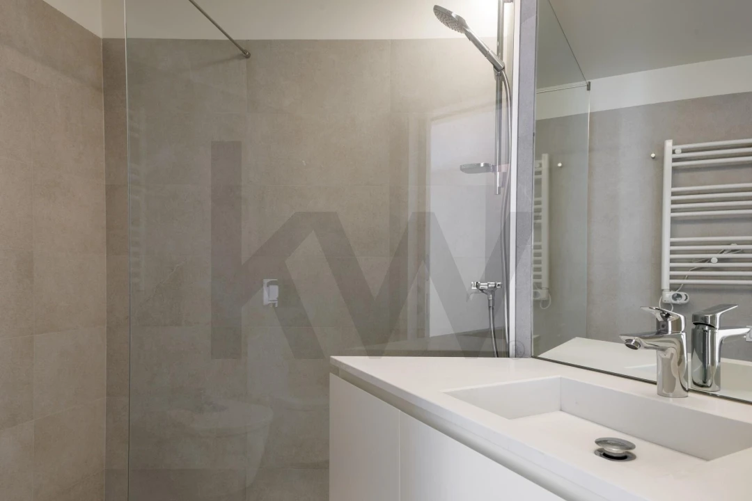 Apartamento T4 para Venda em Colares Foto 26